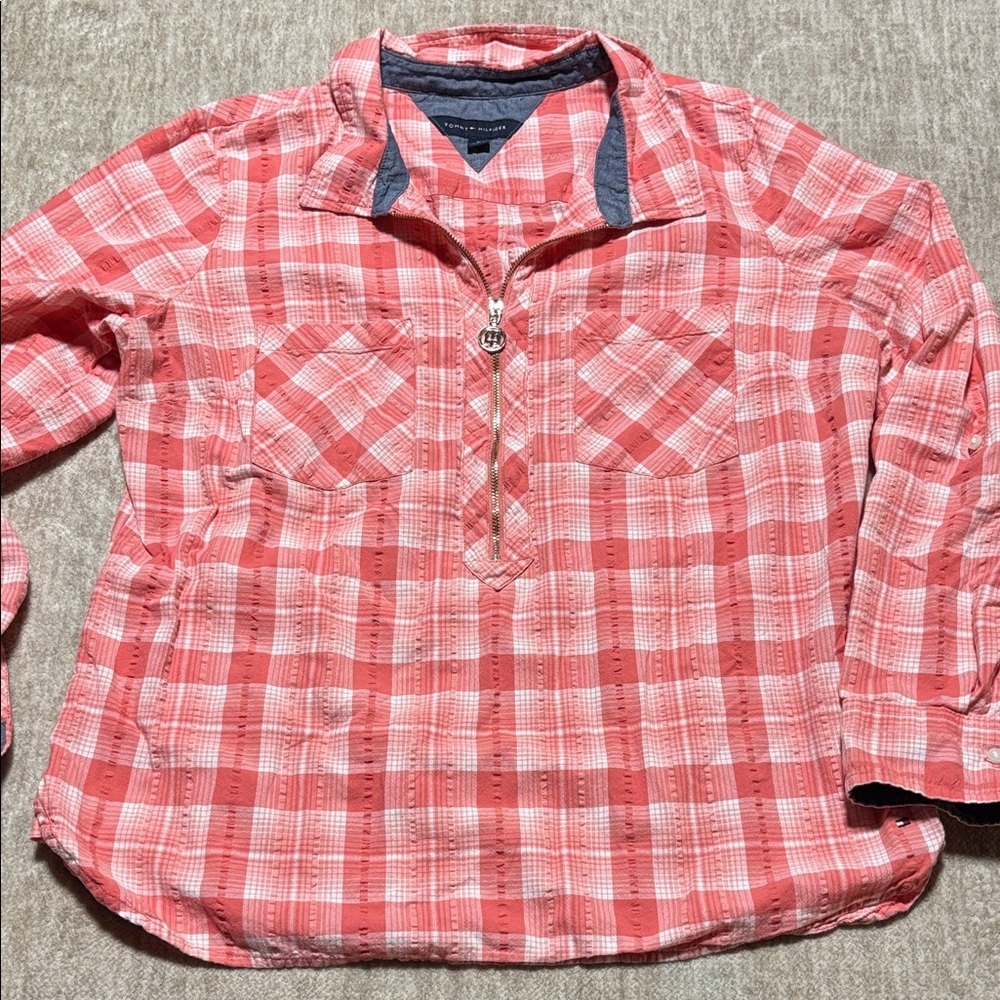 XL women's Tommy Hilfiger 1/2 zip plaid top coral white gold zip